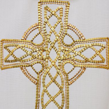 Weiße Kasel mit irischem Kreuz, Detail