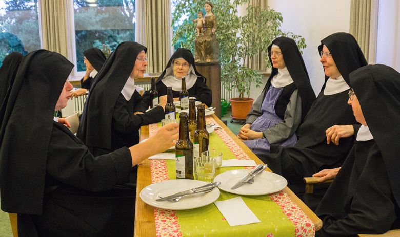 Oasentage Abendessen Tischrunde