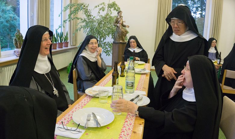 Oasentage Abendessen Tischrunde 2