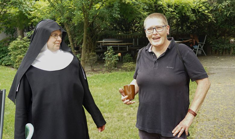 Begegnung nach Beerdigung